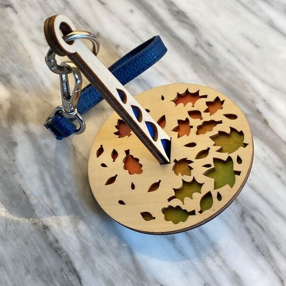 Wrist Yarn Holder: Leaves Wood Crochet Knitting Carousel Dispenser Yarn Spinner - Picture 4 of 12